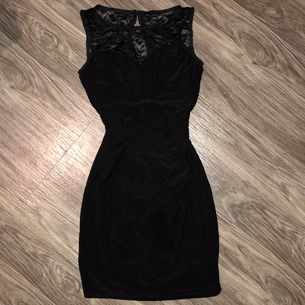 B•Smart black lace cocktail dress